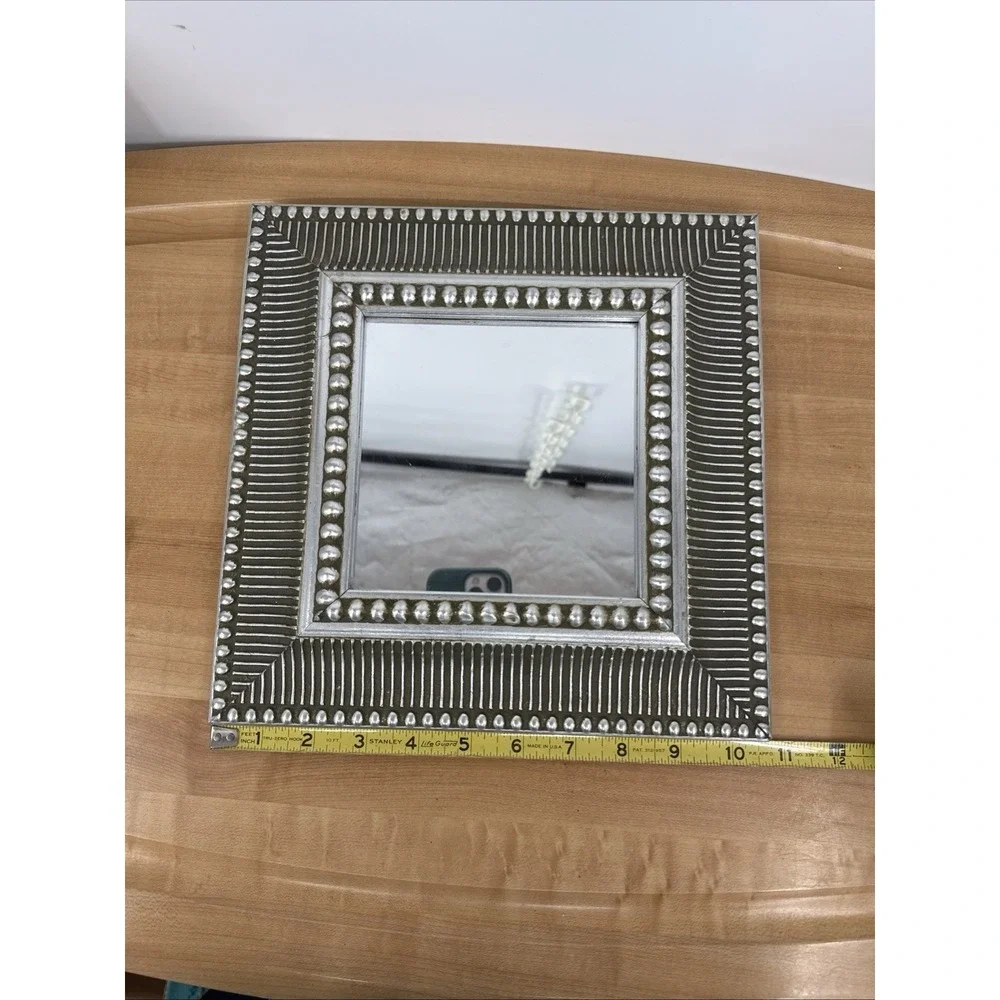N/A square silver